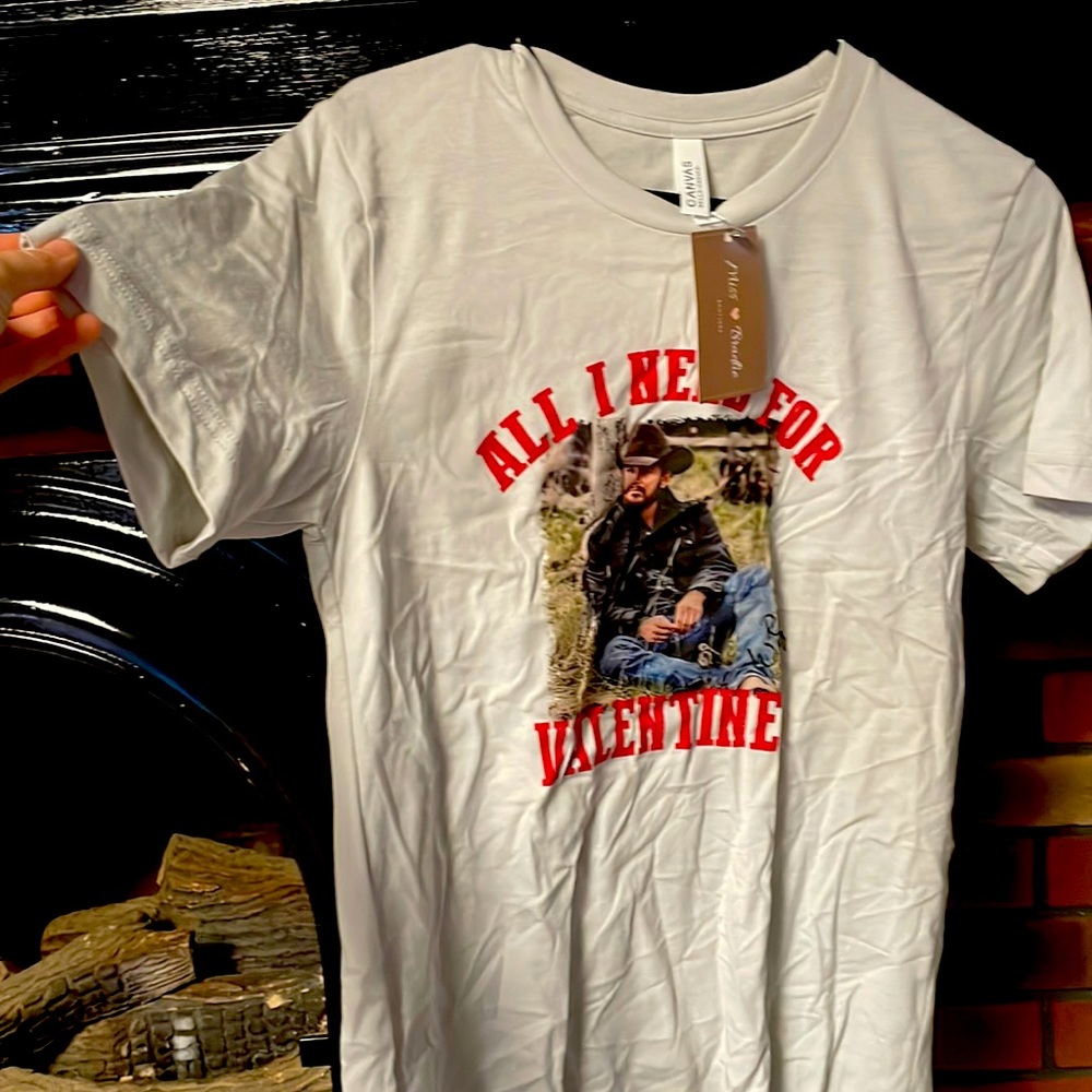 NWT Size Small Bella Canvas Yellowstone Valentine Tee